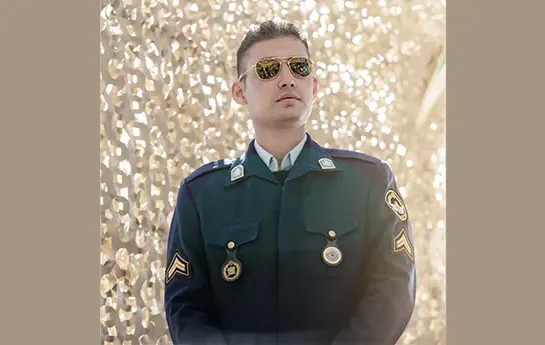 عینک خلبانی برای صورت گرد مناسب است؟