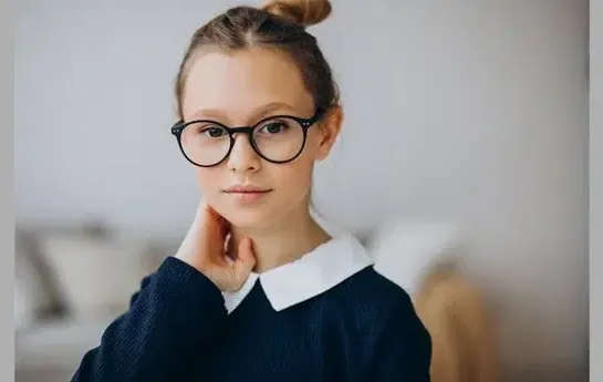 عینک برای صورت کوچک | راهنمای انتخاب عینک آفتابی و طبی
