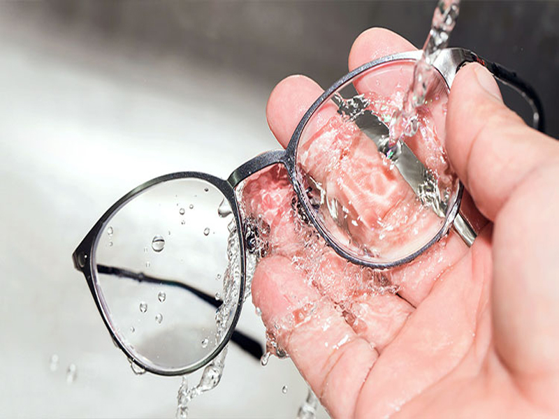 صاپتیک استور جلوگیری از سر خوردن عینک روی صورت